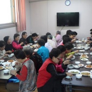 2013년 무료경로식당 이미지